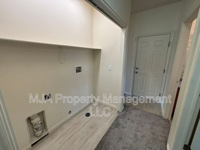 Building Photo - 212 Caleb Dr