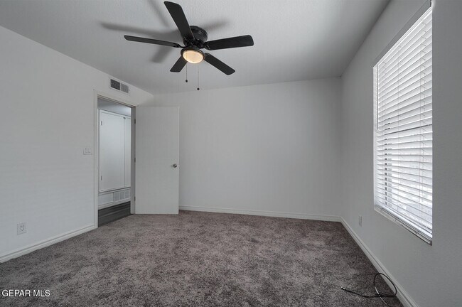 Building Photo - 9709 Vallarta Dr