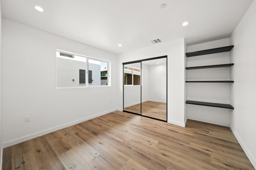 Building Photo - 6049 Craner Ave