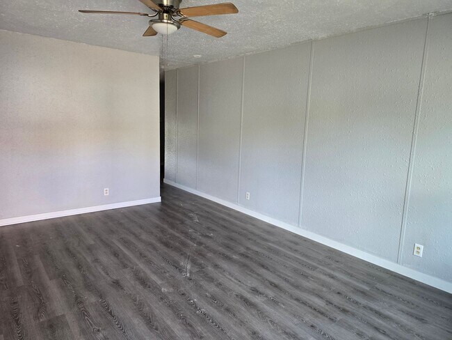 Building Photo - Cute 3bed/1bath