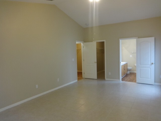 Building Photo - 808 Scenic View Cir