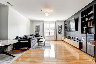 Building Photo - 1726 Aliceanna St