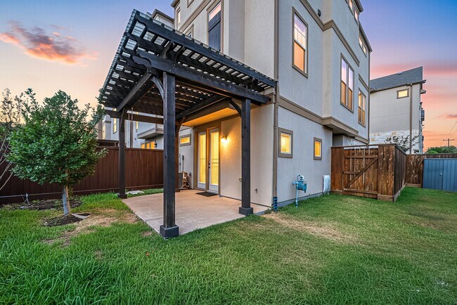 Primary Photo - 6703 Highclere Manor Ln