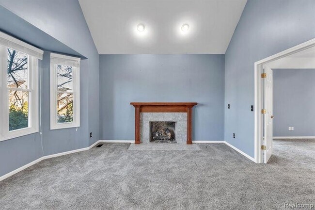 Building Photo - 6573 Poppleton Rd