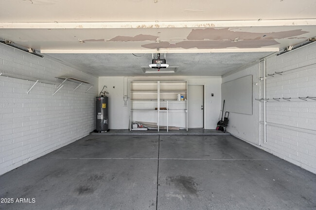 Building Photo - 1218 E Vinedo Ln