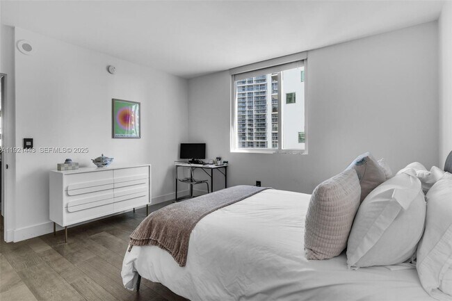 Building Photo - 55 SE 6th St