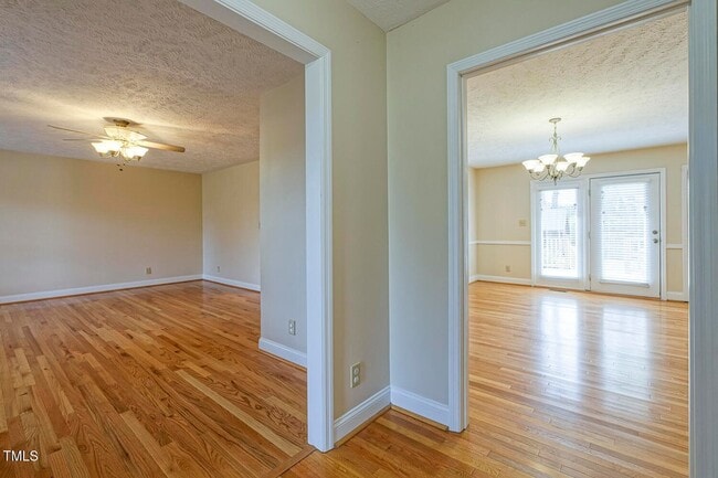 Building Photo - 4610 Linden Rd