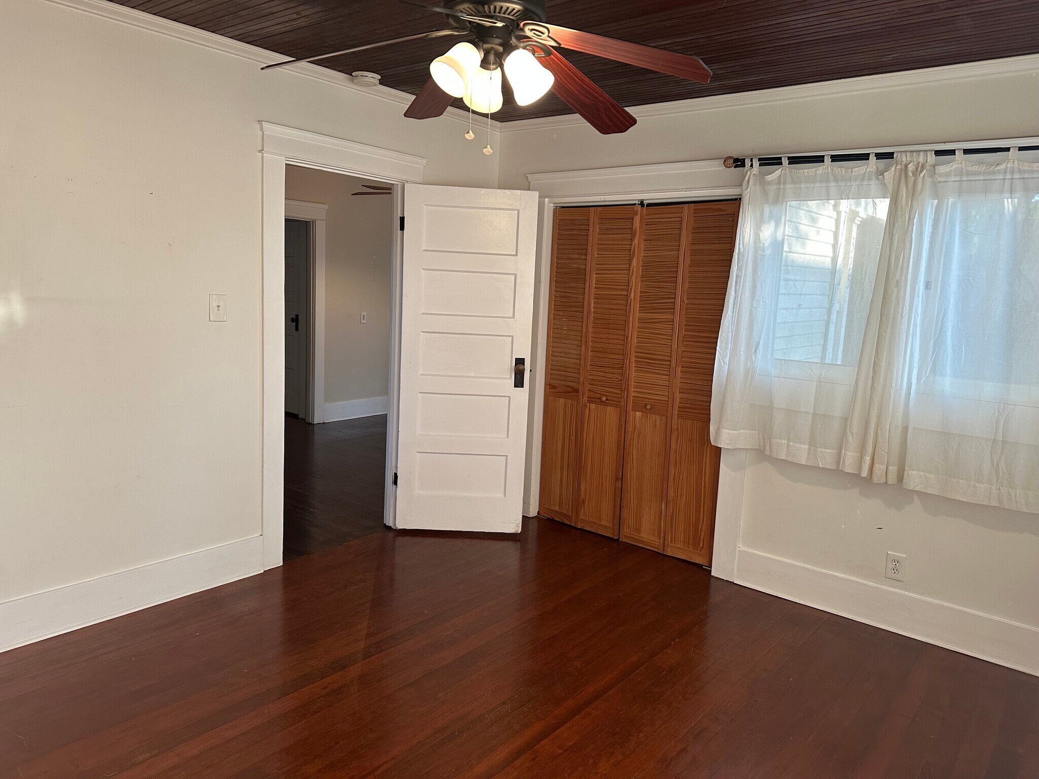 Building Photo - 325 E Colorado Blvd