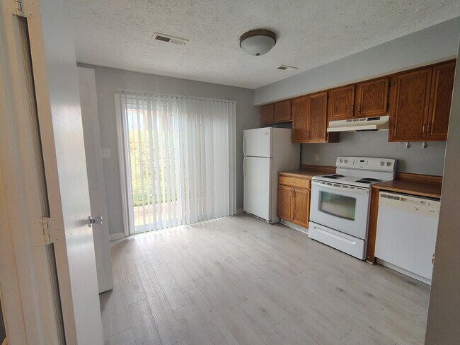Building Photo - 16 Duiguid Dr