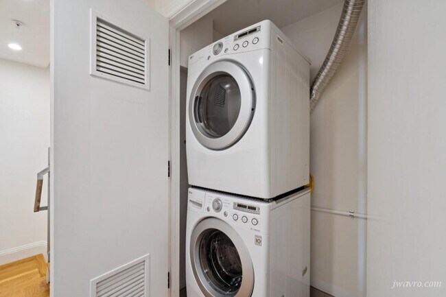 Building Photo - 641 Natoma St