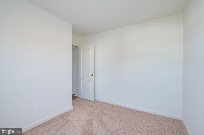 Building Photo - 192 Ludgate Mnr