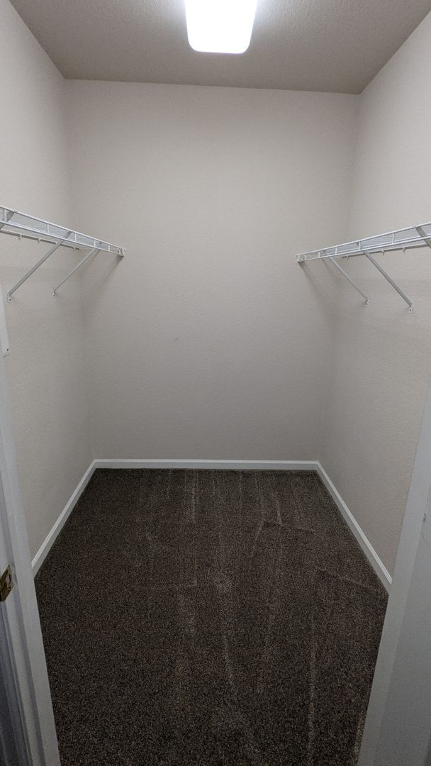 Building Photo - AWESOME 2-BEDROOM CONDO INCL. GARAGE, SWIM...