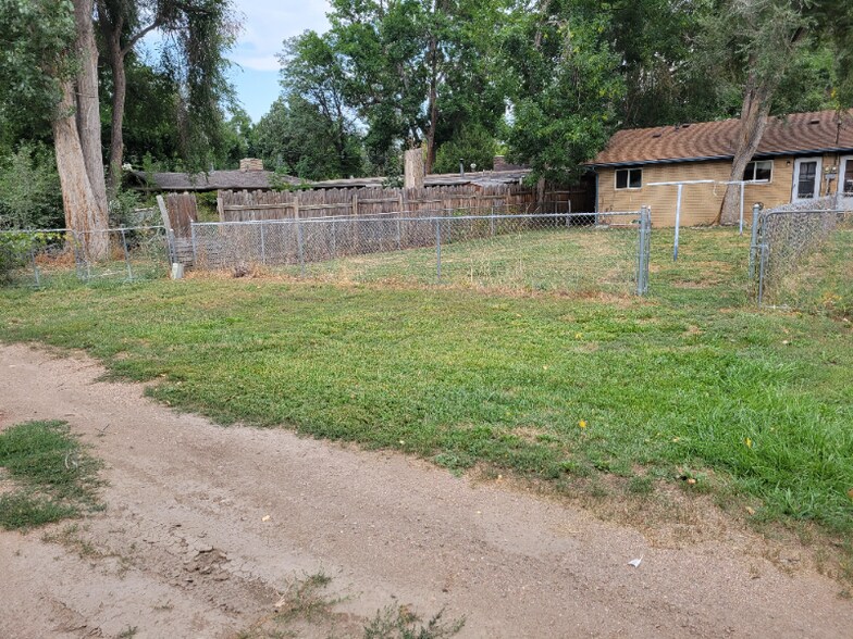 Building Photo - 2811 Tharp Dr