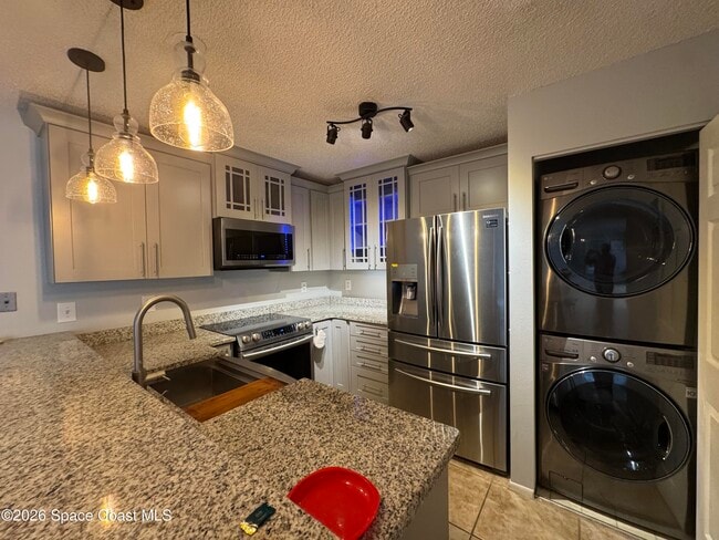 Building Photo - 1471 Sheafe Ave NE