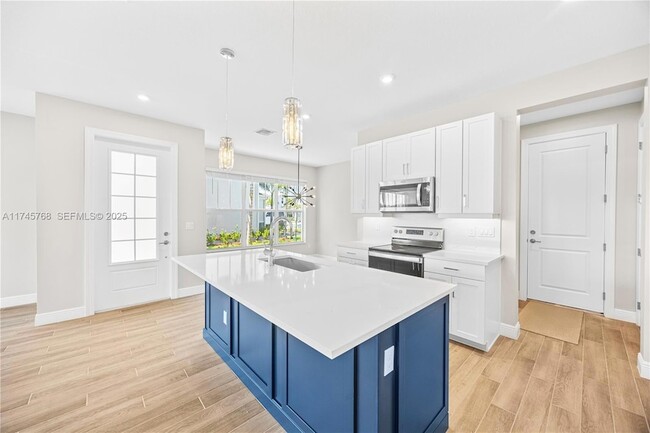 Building Photo - 3542 NW Solange Ct