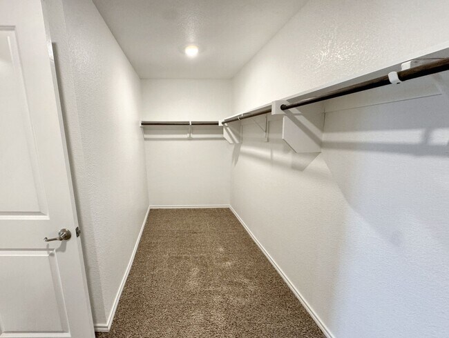 Building Photo - 3/2 in Magnolia Master Planned Community!