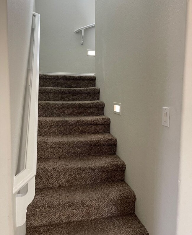 Building Photo - 3 BD IN POWER RANCH