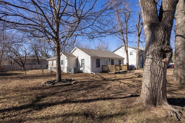 Building Photo - 8508 Eby Ave