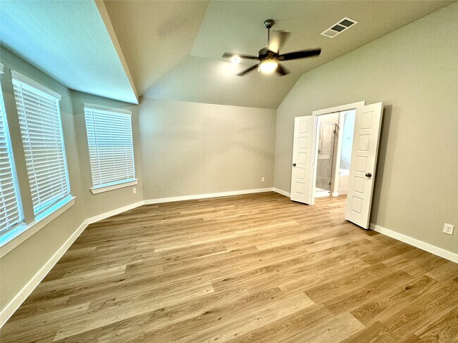 Building Photo - 8615 Jetty Glen Dr