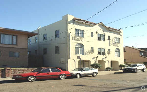 Building Photo - 1824 Linden St