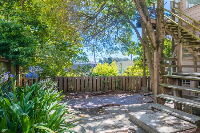 Building Photo - 191 Bocana St