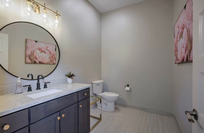 Building Photo - Fully Furnished Modern 3BR Retreat | Penthouse + Skyline Views