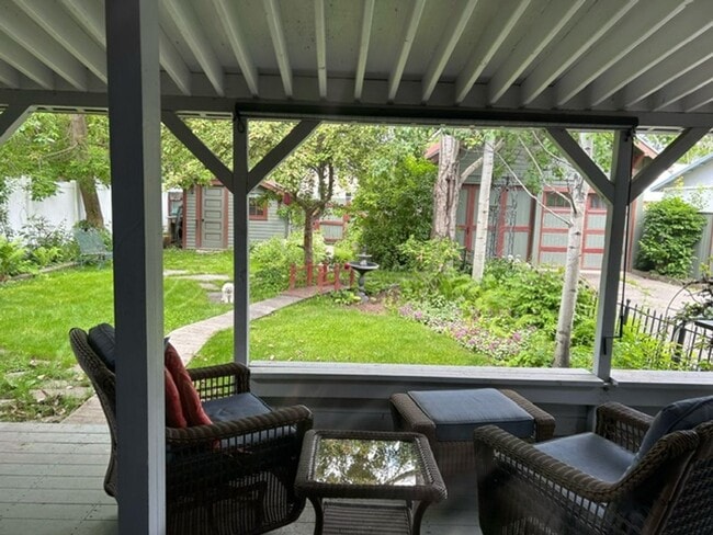 Building Photo - Whitefish 3 Bedroom partially furnished home with garage and private yard