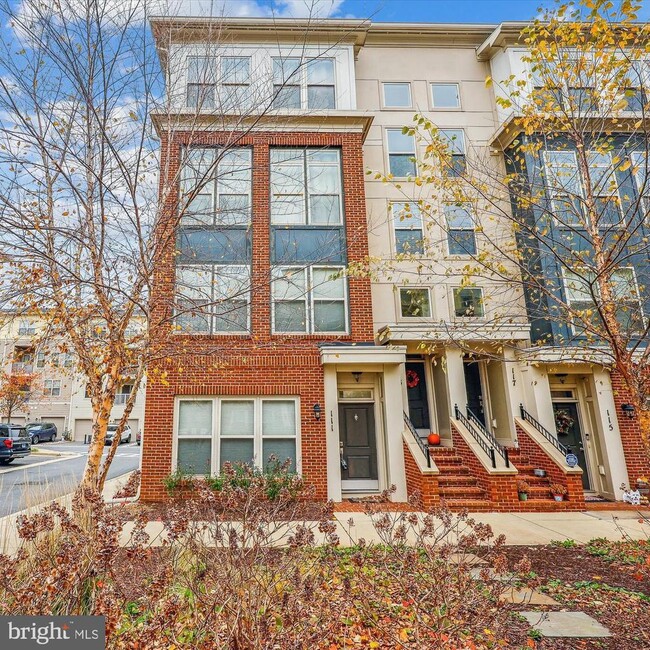 Primary Photo - 111 Copley Cir