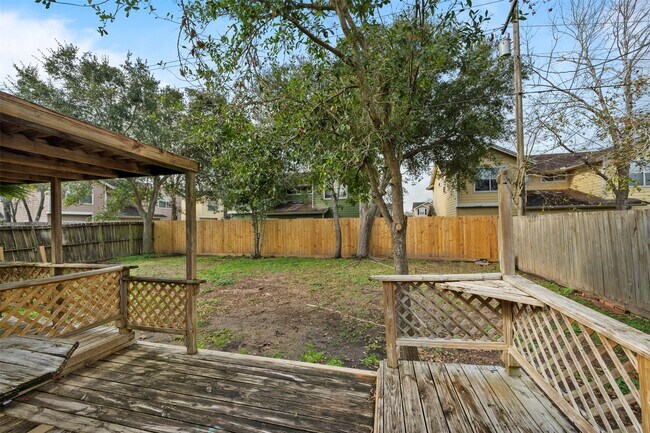 Building Photo - 119 Wood Hollow Dr