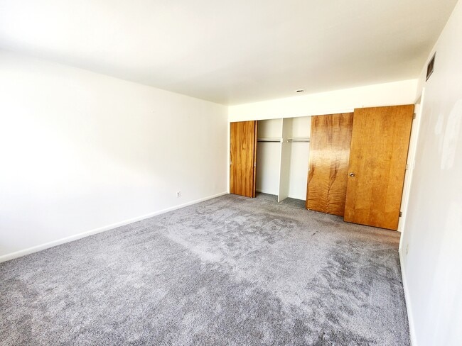 Building Photo - Drummond Flats