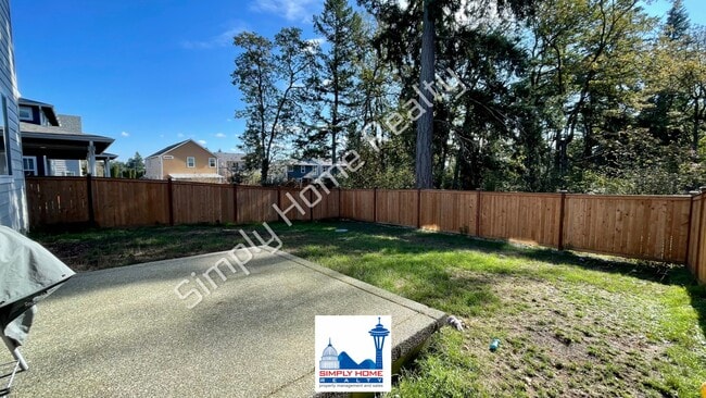Building Photo - Step into the luxurious comfort of your dream home!