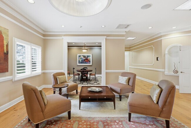 Building Photo - 5400 Park Ave