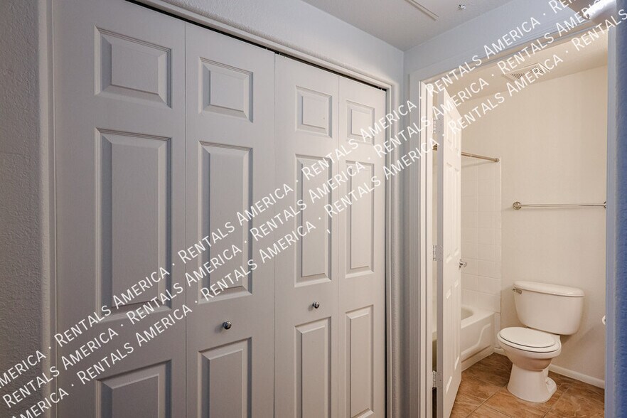 Building Photo - 7008 E Gold Dust Ave