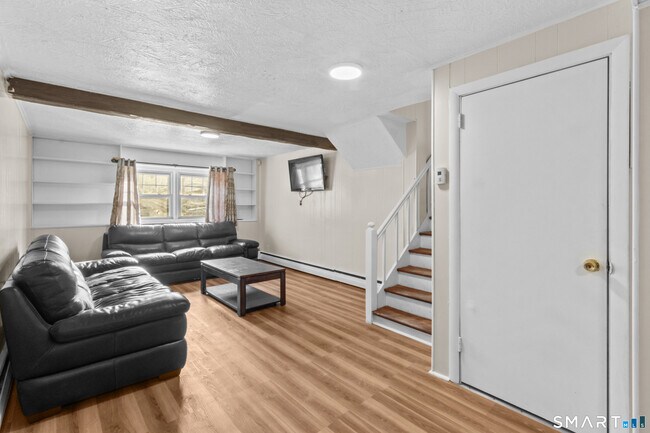 Building Photo - 92 Hilldale Rd