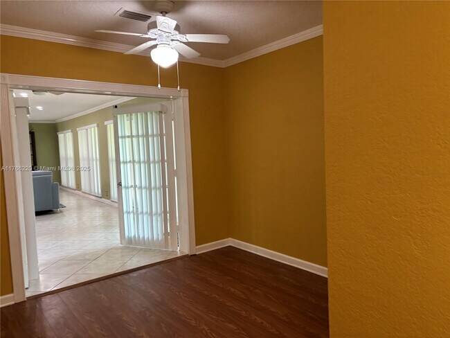 Building Photo - 5115 Yellow Pine Ln