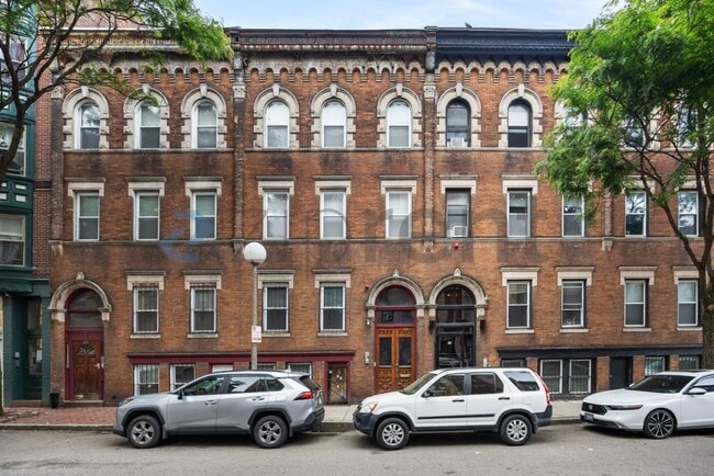 Building Photo - 34 Cunard St