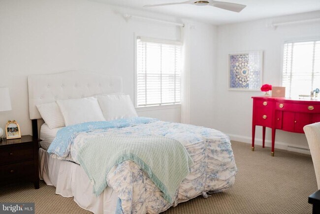 Building Photo - 2210 Boxmere Rd