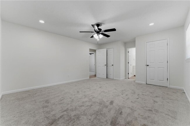 Building Photo - 5081 Hubert Dr