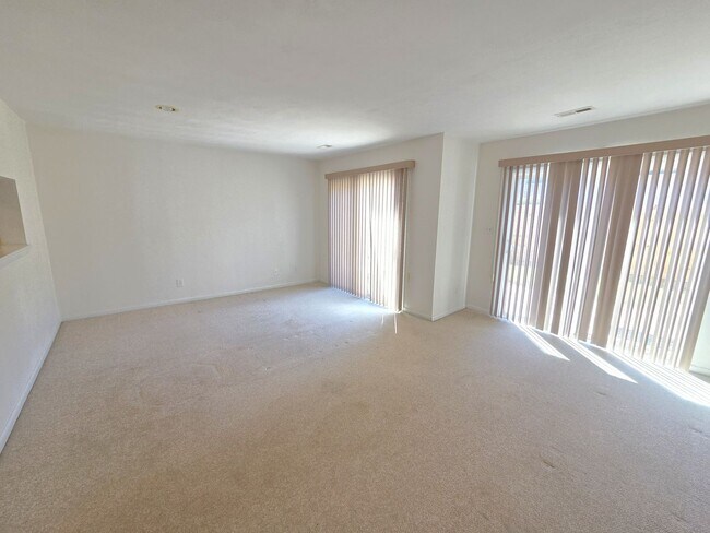 Building Photo - 3858 Staffordshire Ln
