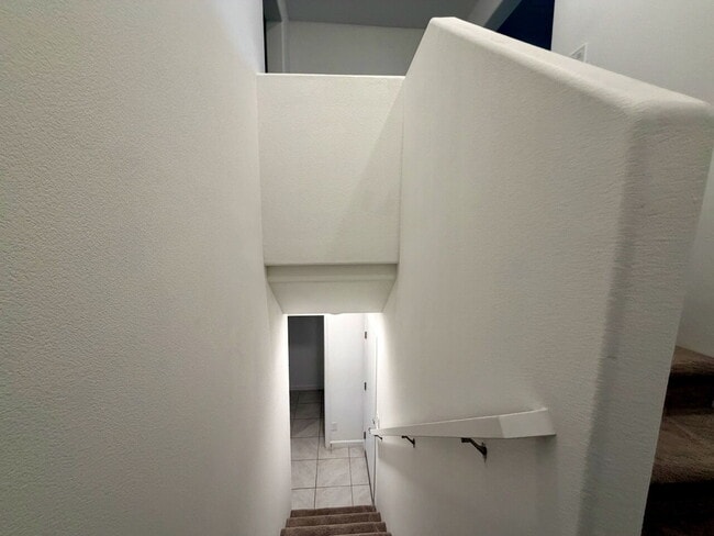 Building Photo - 3 BED 2.5 BATH 2 CAR GARAGE TOWNHOUSE FOR RENT LOCATED IN CADENCE MASTER COMMUNITY