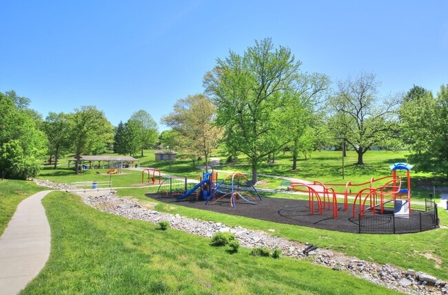 Building Photo - 3 Bed/3.5 Bath Home for Rent in Bridgeton (Pattonville School District)