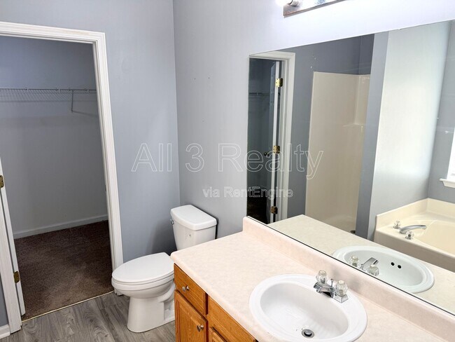 Building Photo - 11166 Knotty Pine Pl
