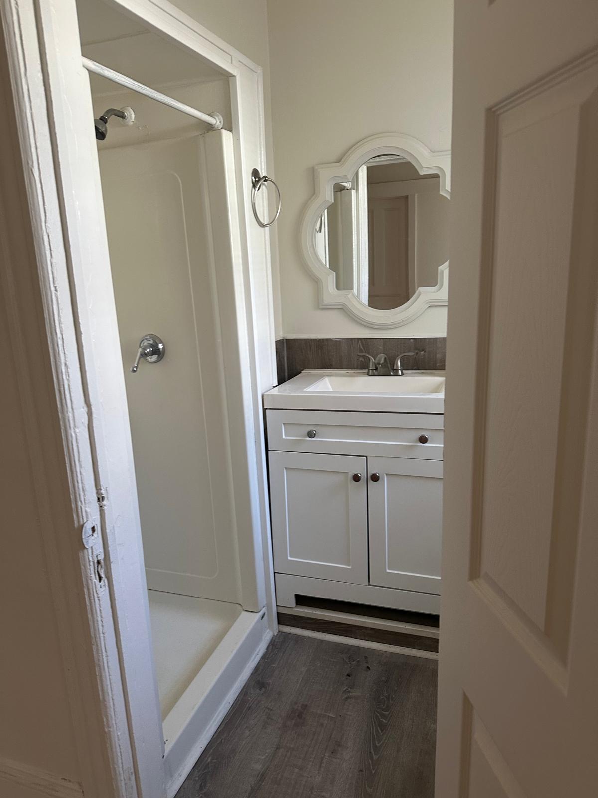 Building Photo - 89 Downs St