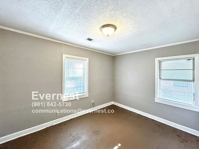 Building Photo - 1507 Wilson St