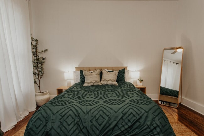 Building Photo - 3728 Homan Ave