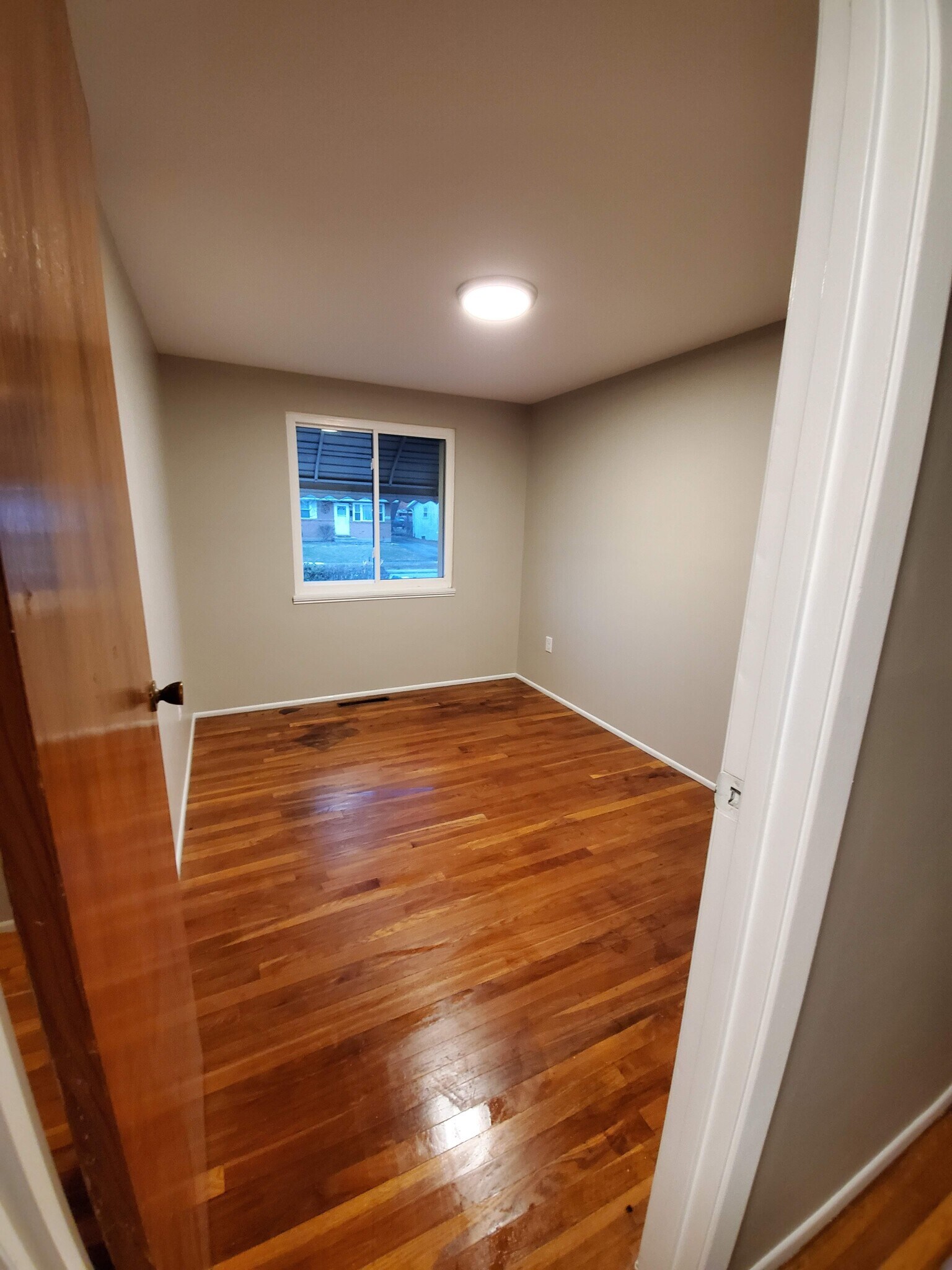 Building Photo - 3398 Reaver Ave