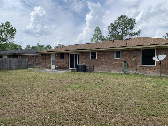 Building Photo - 219 Fowler St