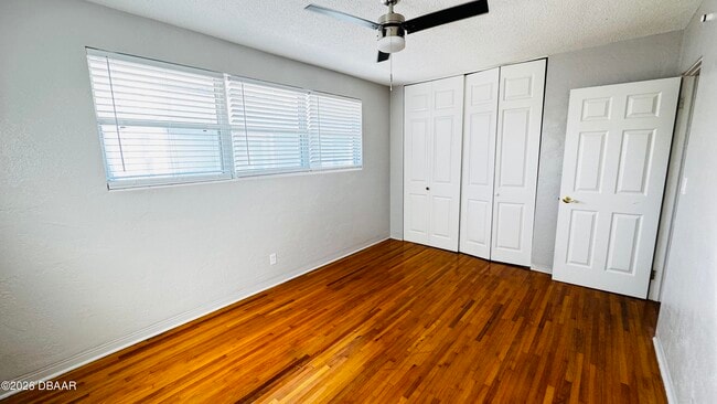 Building Photo - 921 N Wild Olive Ave