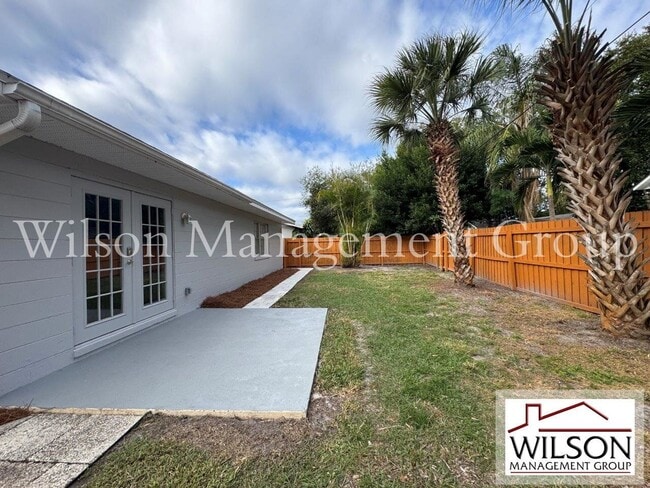 Building Photo - 623 Rugby St