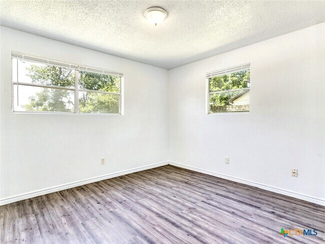 Building Photo - 744 Old Martindale Rd
